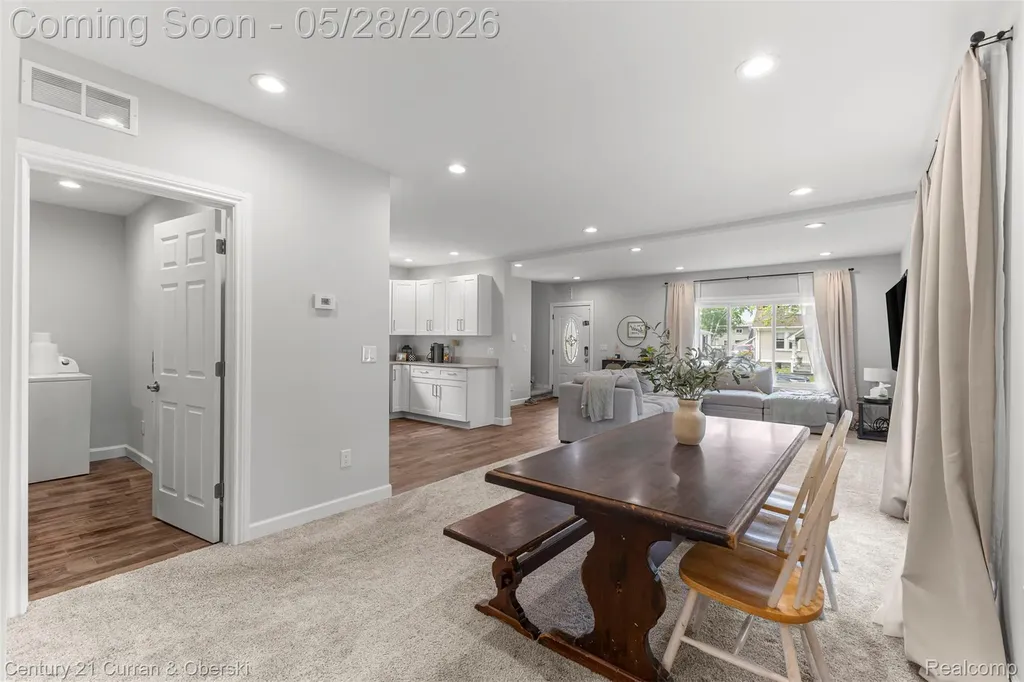 135 Draper Avenue Waterford Charter Township MI 48328