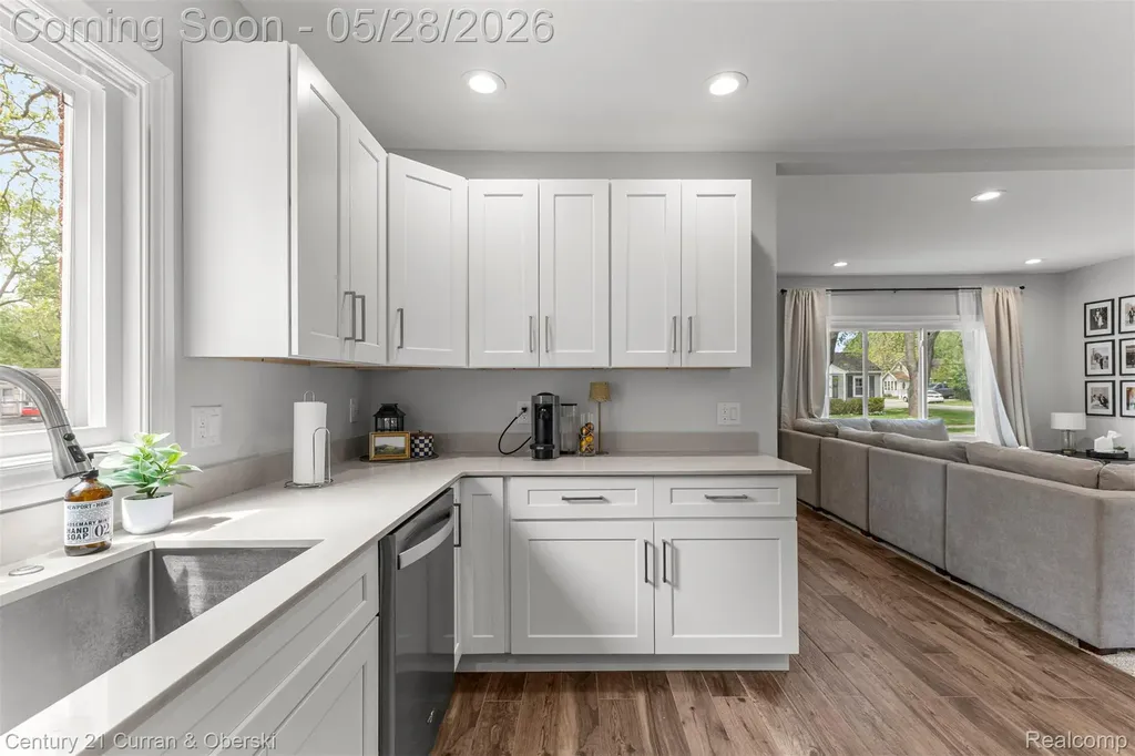 135 Draper Avenue Waterford Charter Township MI 48328