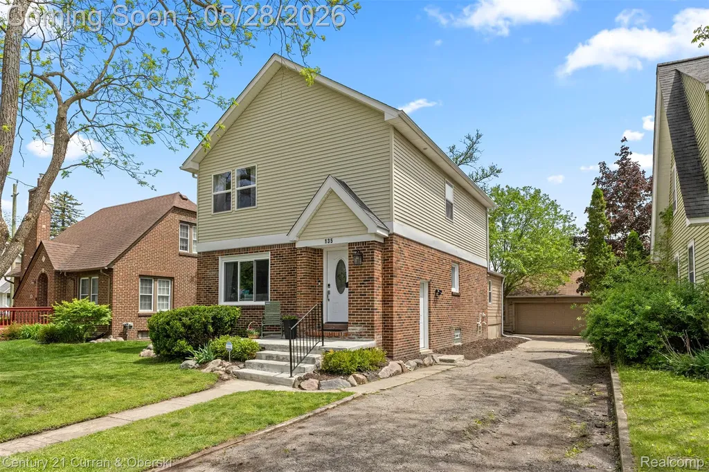 135 Draper Avenue Waterford Charter Township MI 48328