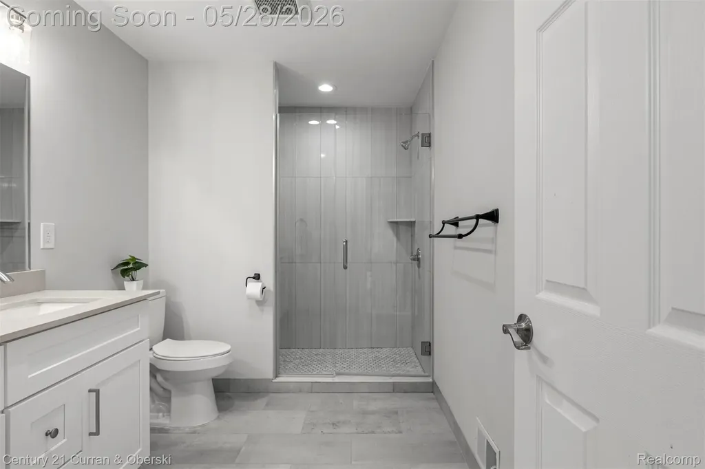 135 Draper Avenue Waterford Charter Township MI 48328