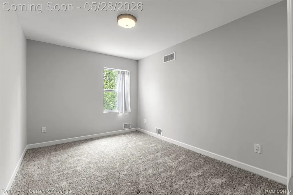135 Draper Avenue Waterford Charter Township MI 48328