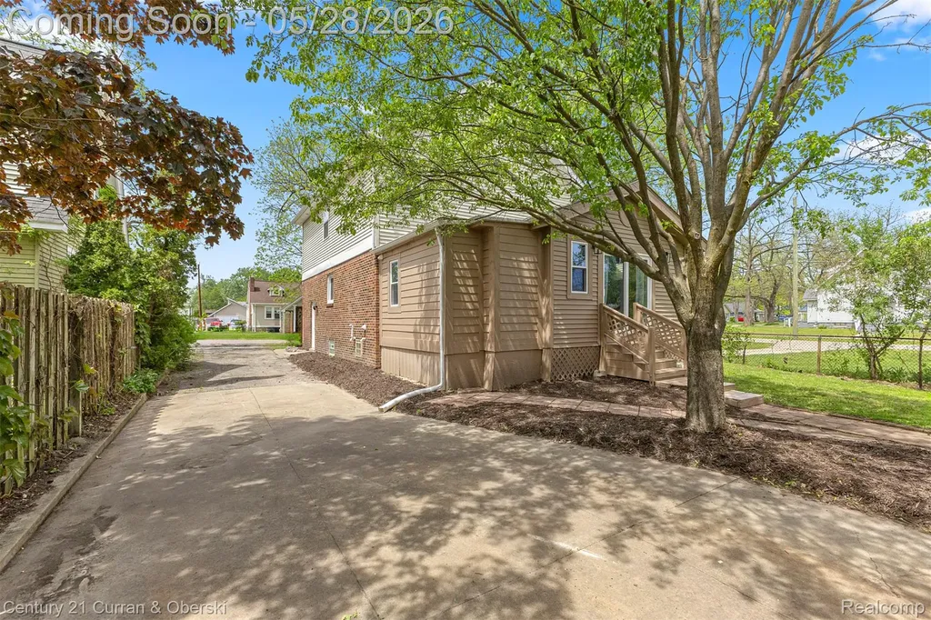 135 Draper Avenue Waterford Charter Township MI 48328