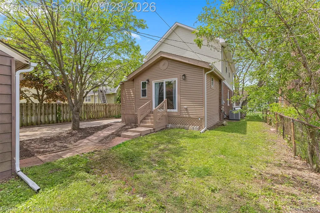 135 Draper Avenue Waterford Charter Township MI 48328
