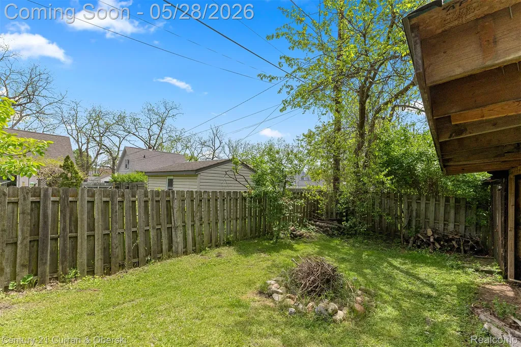 135 Draper Avenue Waterford Charter Township MI 48328