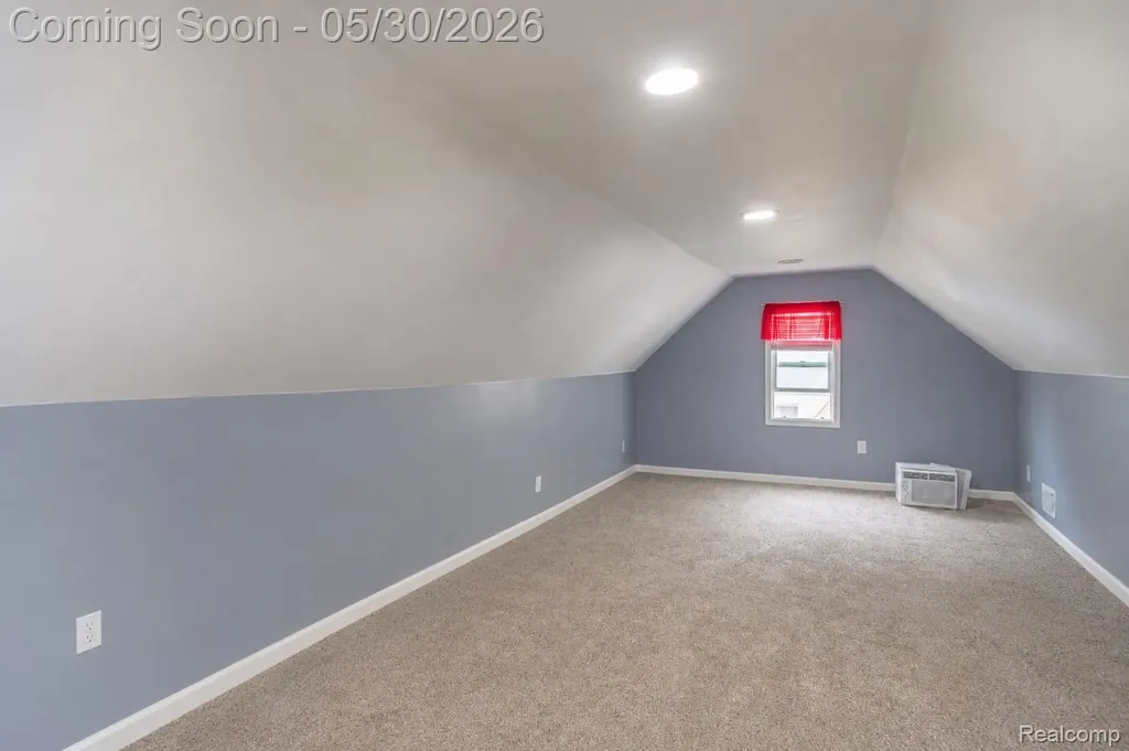 23191 Hill Avenue Warren City MI 48091