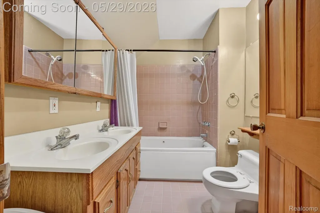 2533 W Sigler Road Ash Township MI 48117