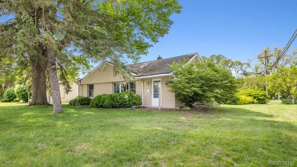 Brighton Township MI, 5402 Leland Street