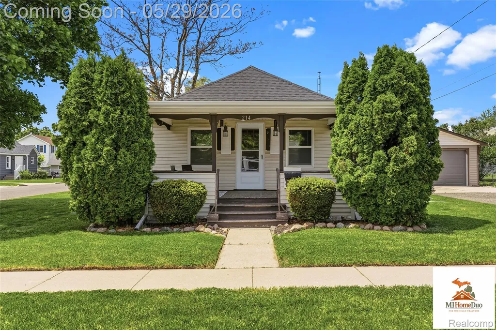 214 S Mcdonnell Street Corunna City MI 48817