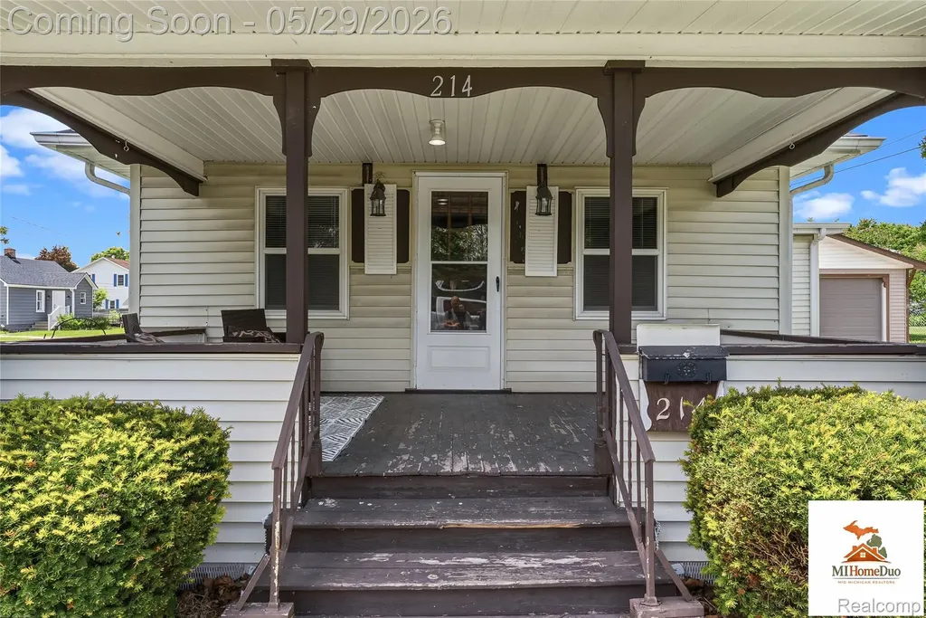 214 S Mcdonnell Street Corunna City MI 48817