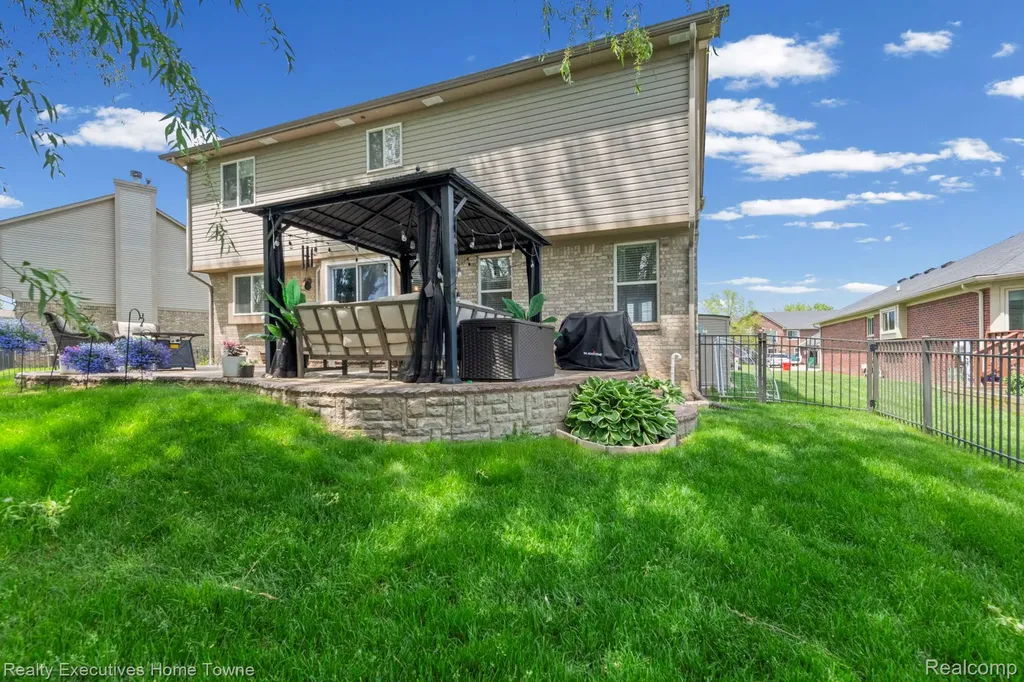 30786 Bramble Court Chesterfield Township MI 48051