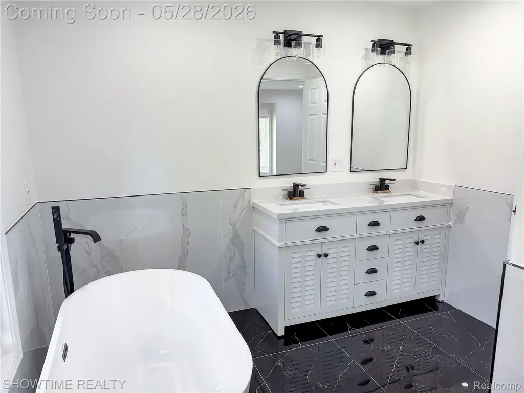 23010 Willowbrook Drive Farmington Hills City MI 48335