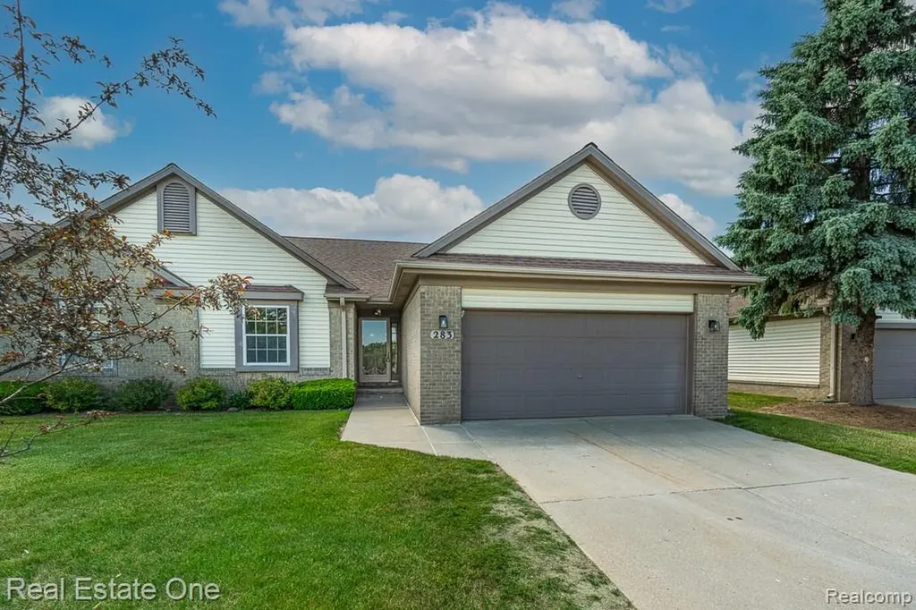 283 Whispering Hill Commerce Charter Township MI 48390