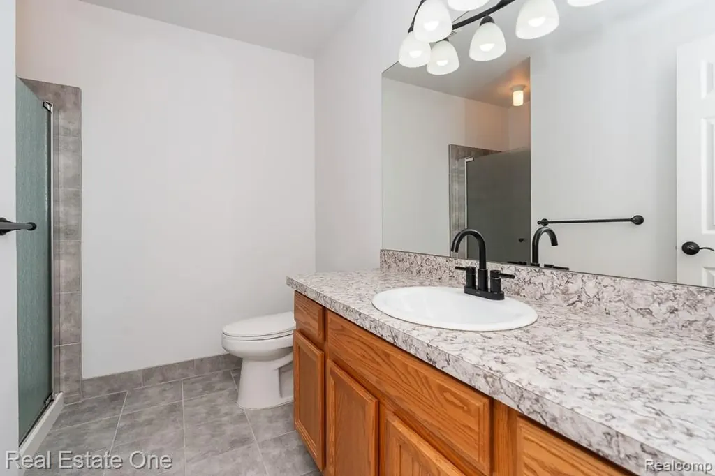 283 Whispering Hill Commerce Charter Township MI 48390