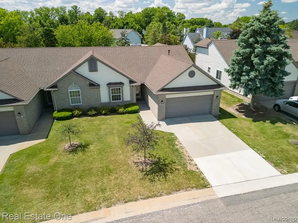 283 Whispering Hill Commerce Charter Township MI 48390