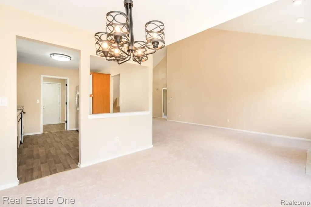 283 Whispering Hill Commerce Charter Township MI 48390