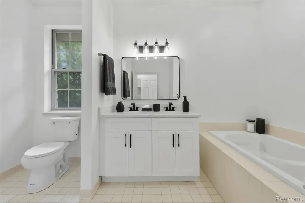4392 Gateway Circle West Bloomfield Charter Township MI 48322