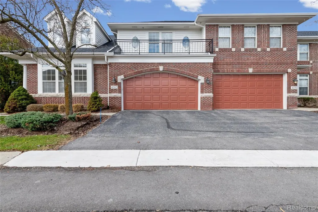 4392 Gateway Circle West Bloomfield Charter Township MI 48322