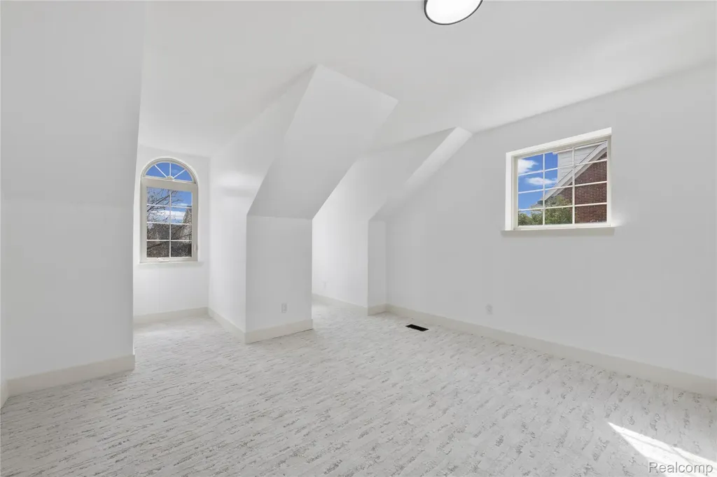 4392 Gateway Circle West Bloomfield Charter Township MI 48322
