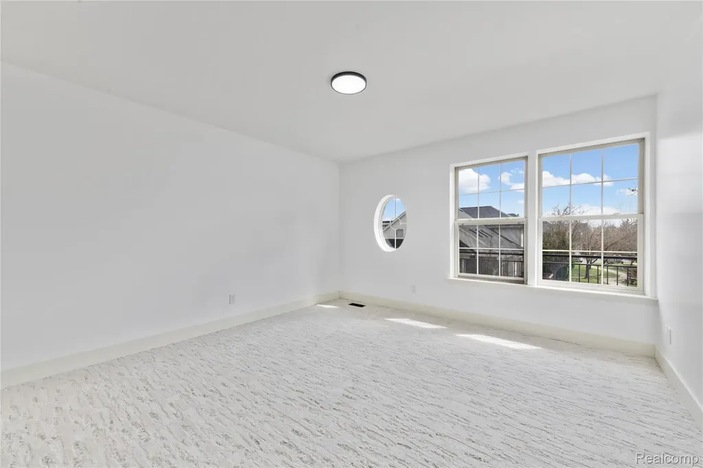 4392 Gateway Circle West Bloomfield Charter Township MI 48322