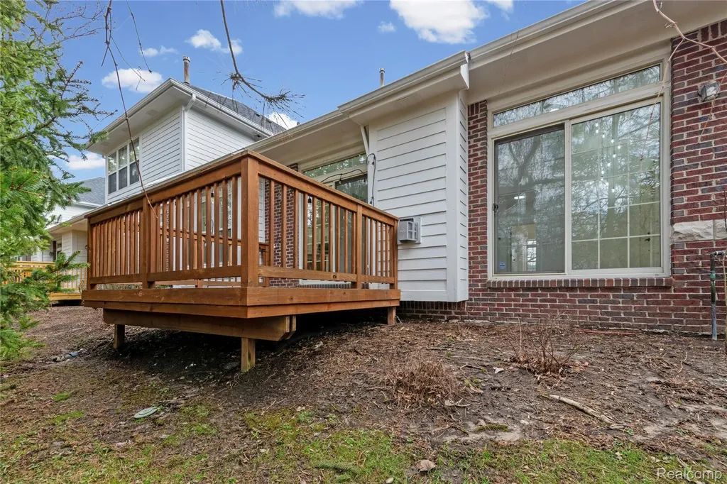 4392 Gateway Circle West Bloomfield Charter Township MI 48322