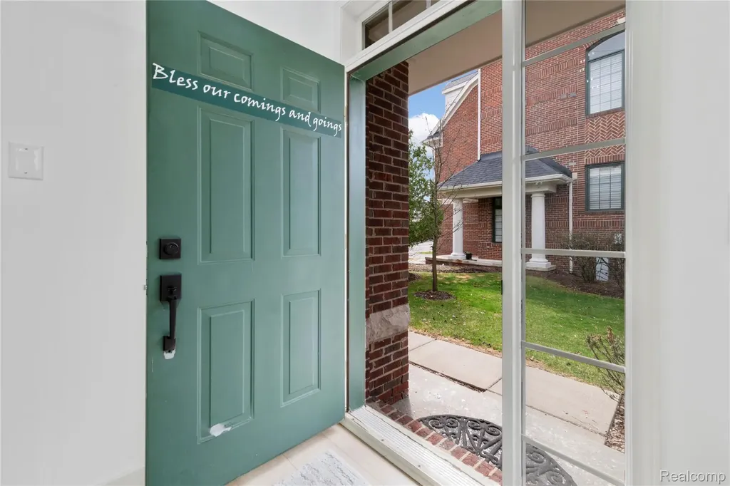 4392 Gateway Circle West Bloomfield Charter Township MI 48322