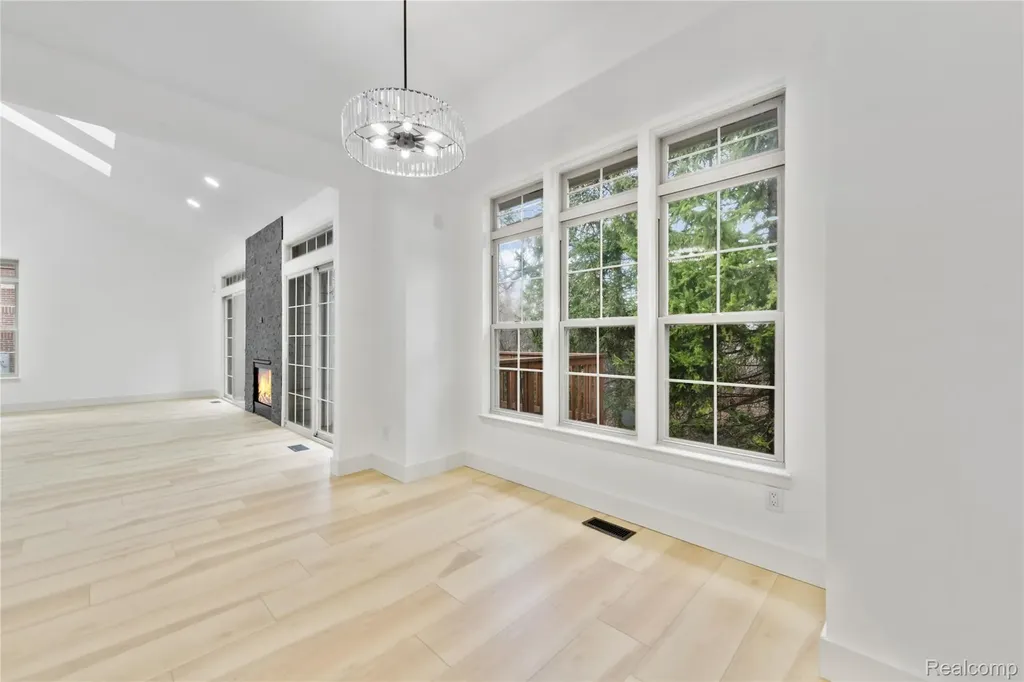 4392 Gateway Circle West Bloomfield Charter Township MI 48322