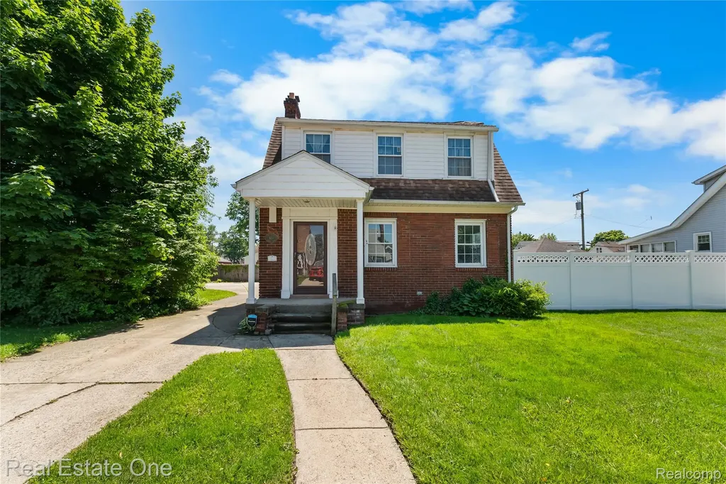 433 Kings Highway Wyandotte City MI 48192