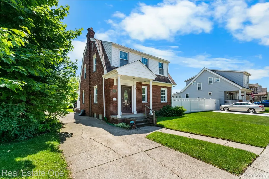 433 Kings Highway Wyandotte City MI 48192