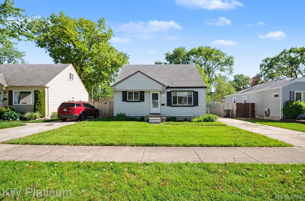 23647 Beverly Street St. Clair Shores City MI 48082