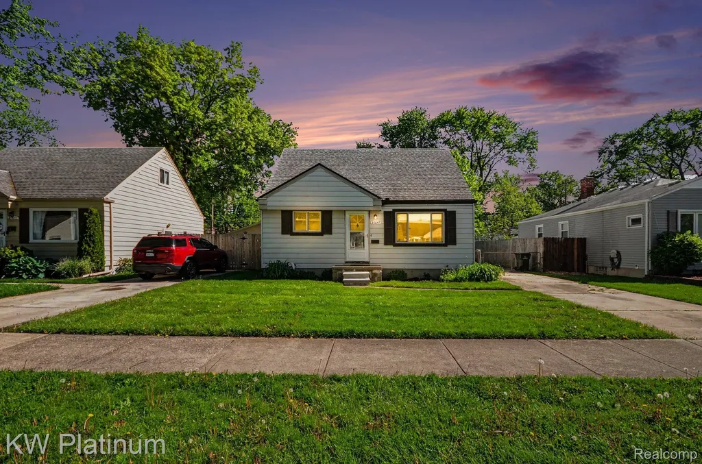 23647 Beverly Street St. Clair Shores City MI 48082
