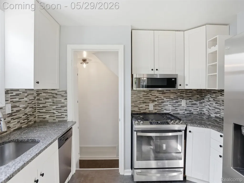 2218 Sprague Avenue Royal Oak City MI 48067