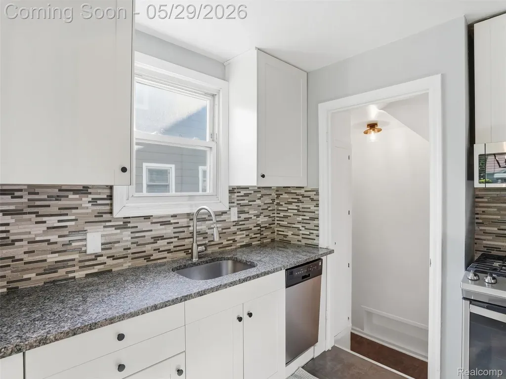 2218 Sprague Avenue Royal Oak City MI 48067