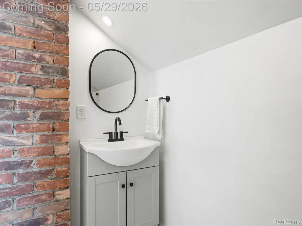 2218 Sprague Avenue Royal Oak City MI 48067