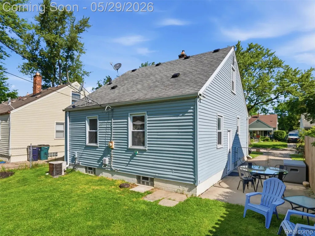2218 Sprague Avenue Royal Oak City MI 48067