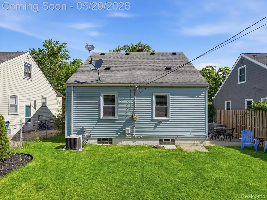 2218 Sprague Avenue Royal Oak City MI 48067