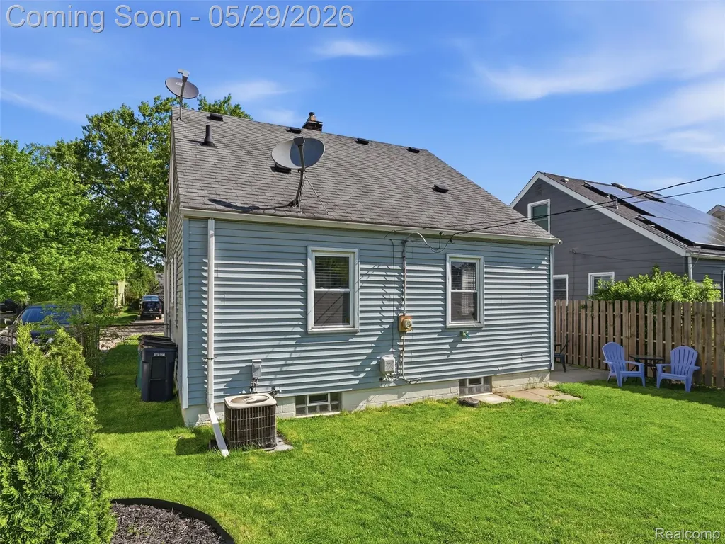 2218 Sprague Avenue Royal Oak City MI 48067