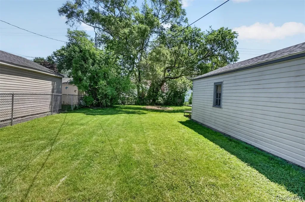 9709 Park Avenue Allen Park City MI 48101