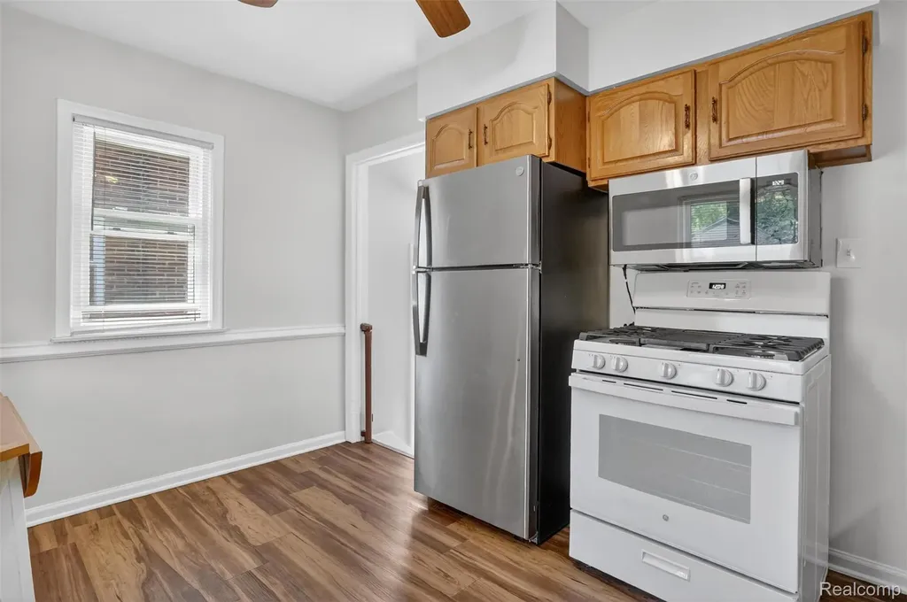 9709 Park Avenue Allen Park City MI 48101