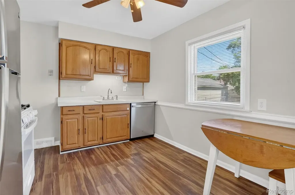 9709 Park Avenue Allen Park City MI 48101