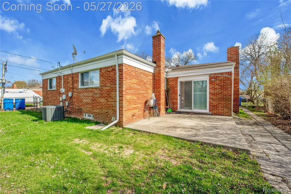 14615 Masonic Boulevard Warren City MI 48088