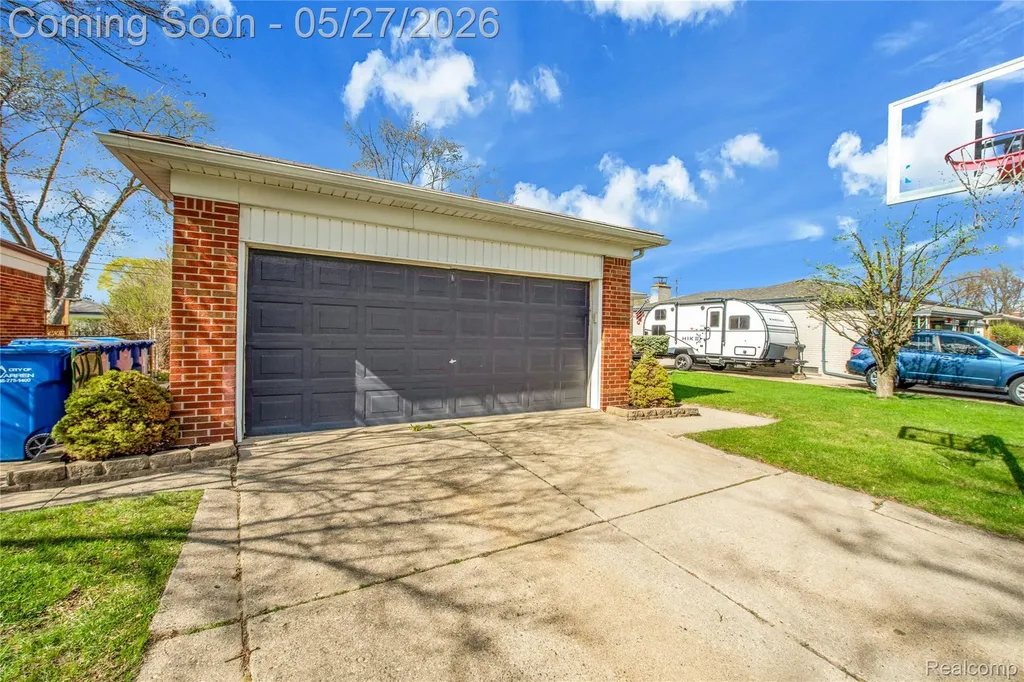 14615 Masonic Boulevard Warren City MI 48088