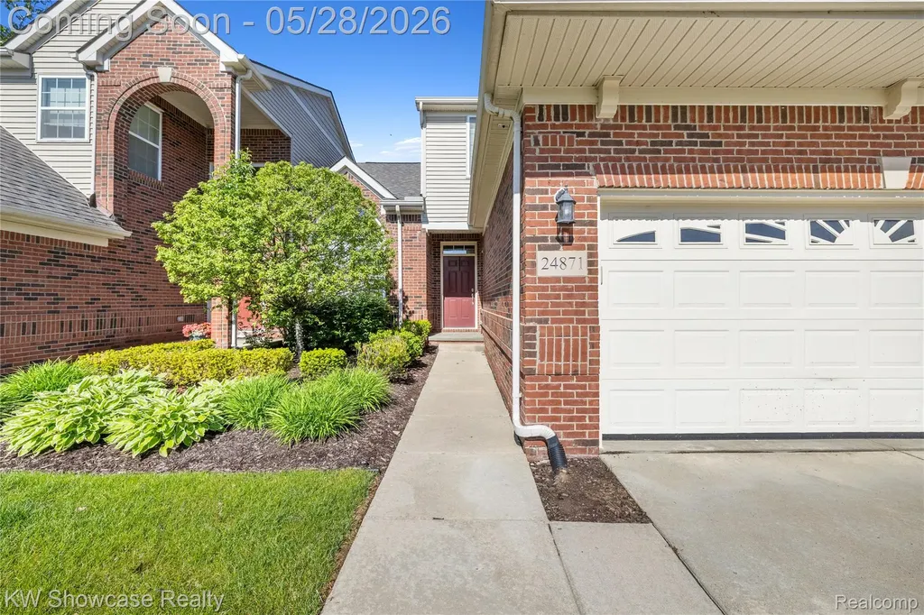 24871 Valleywood Drive Lyon Charter Township MI 48178