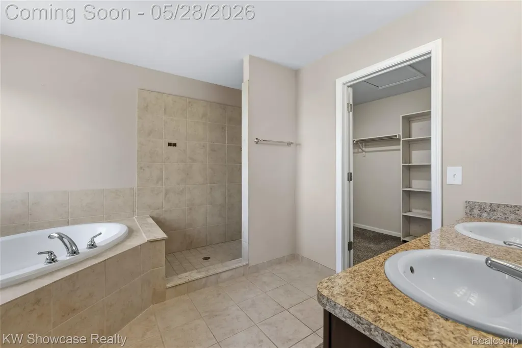 24871 Valleywood Drive Lyon Charter Township MI 48178