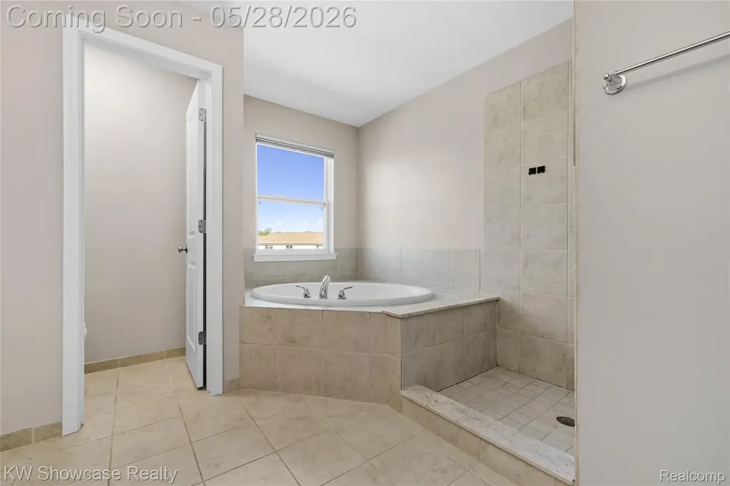 24871 Valleywood Drive Lyon Charter Township MI 48178