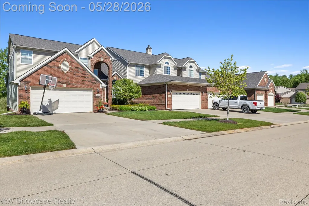 24871 Valleywood Drive Lyon Charter Township MI 48178