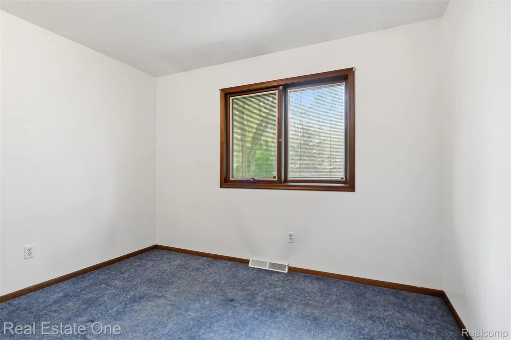 6920 Pontiac Trail West Bloomfield Charter Township MI 48323