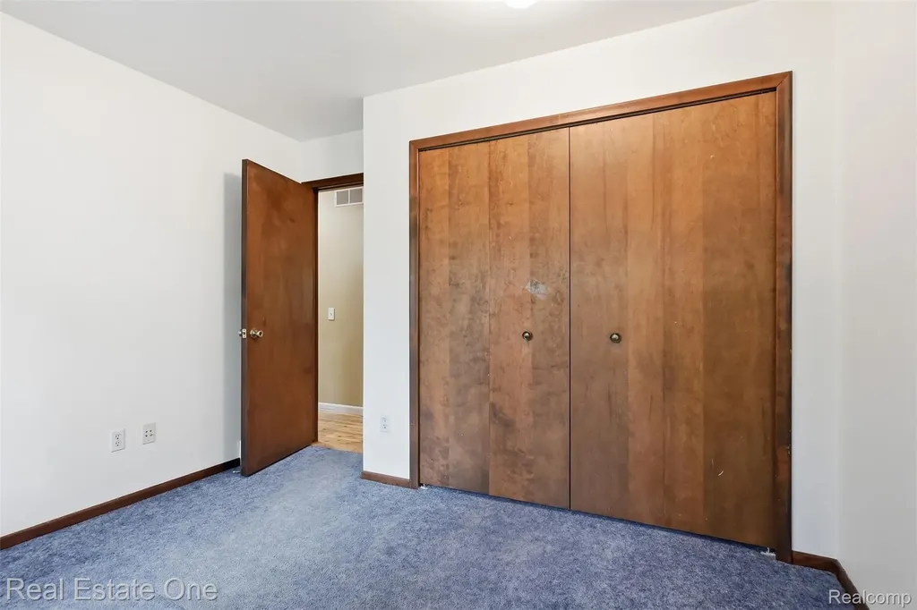 6920 Pontiac Trail West Bloomfield Charter Township MI 48323