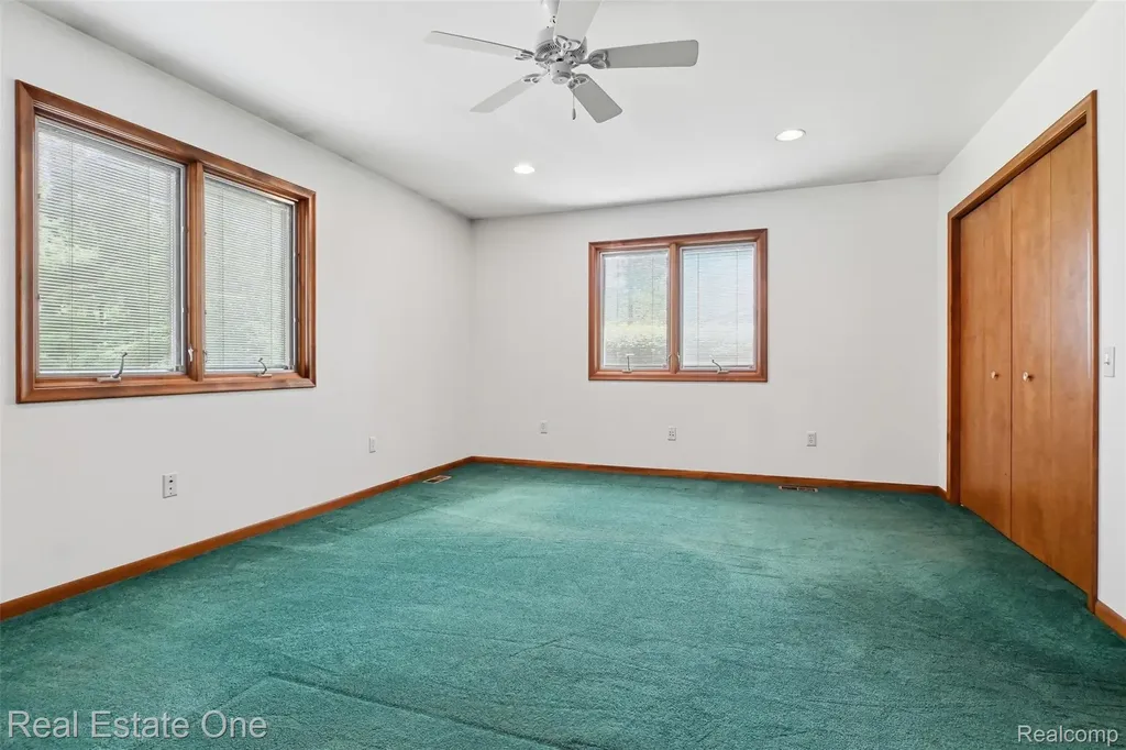 6920 Pontiac Trail West Bloomfield Charter Township MI 48323
