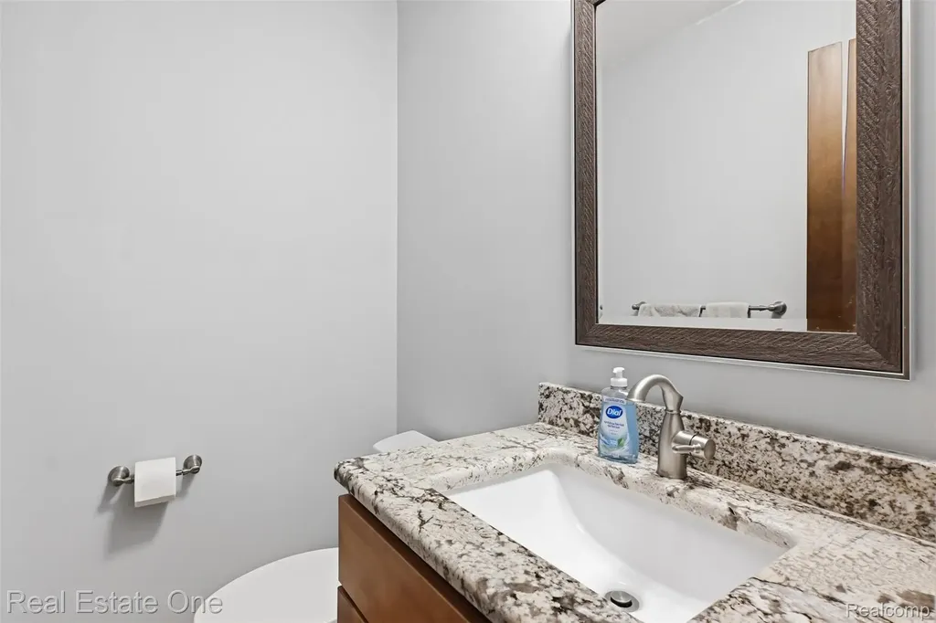 6920 Pontiac Trail West Bloomfield Charter Township MI 48323