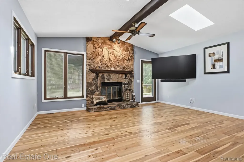 6920 Pontiac Trail West Bloomfield Charter Township MI 48323